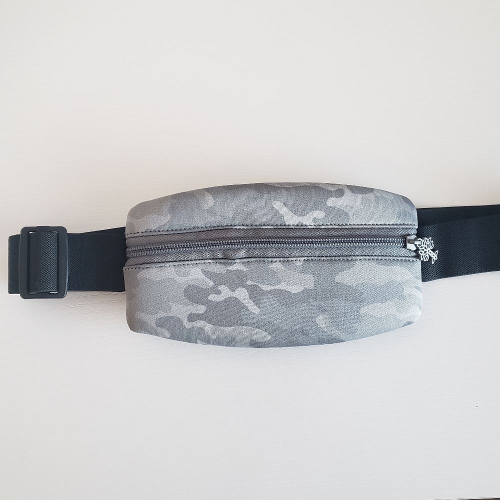 Oak and Reed Traverse Belt Bag SIZE 7.5 in x 4 in